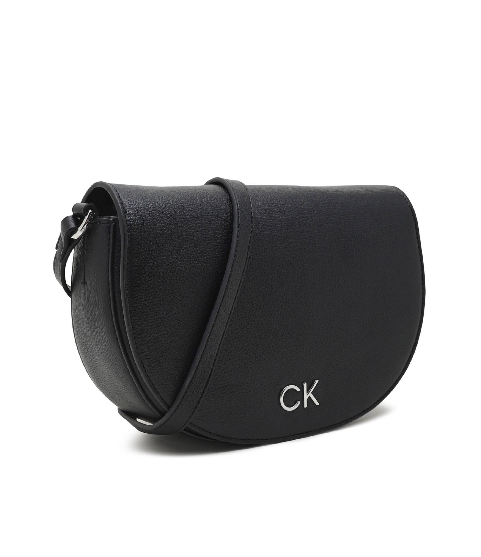 Calvin klein kabelka 4500518977 ck daily saddle čierna